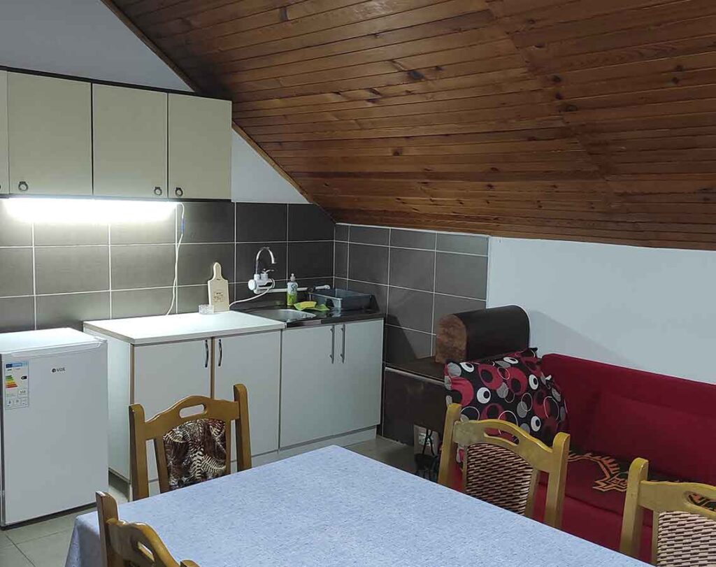 vila-lane-tara-trpezarija3
